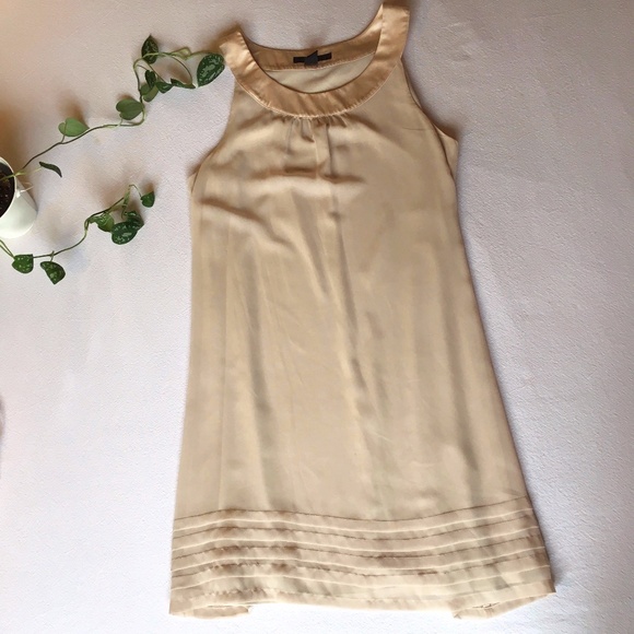 Pretty little silky shift dress. simple and effortless - Picture 1 of 5